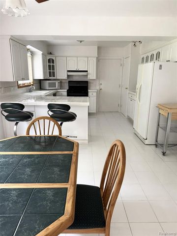 6370 W Norma Lee Street, West Bloomfield, MI 48322