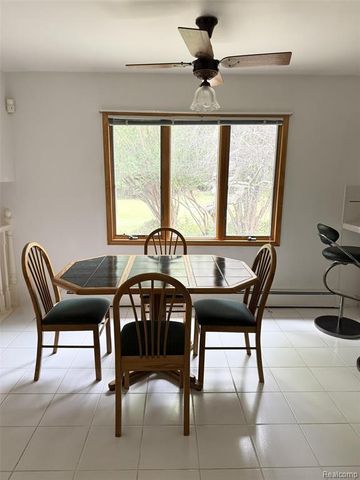 6370 W Norma Lee Street, West Bloomfield, MI 48322