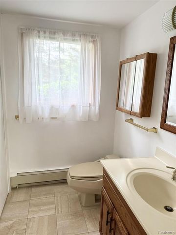 6370 W Norma Lee Street, West Bloomfield, MI 48322