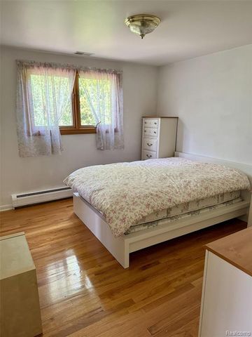 6370 W Norma Lee Street, West Bloomfield, MI 48322