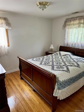 6370 W Norma Lee Street, West Bloomfield, MI 48322