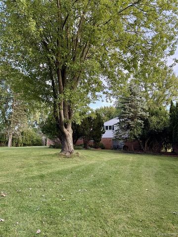 6370 W Norma Lee Street, West Bloomfield, MI 48322