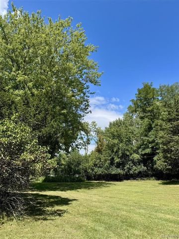 6370 W Norma Lee Street, West Bloomfield, MI 48322