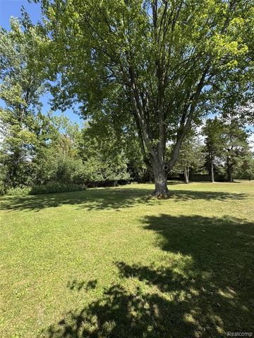 6370 W Norma Lee Street, West Bloomfield, MI 48322