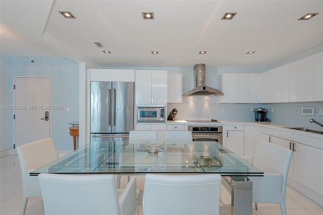 2301 Collins Avenue 1506, Miami Beach, FL 33139