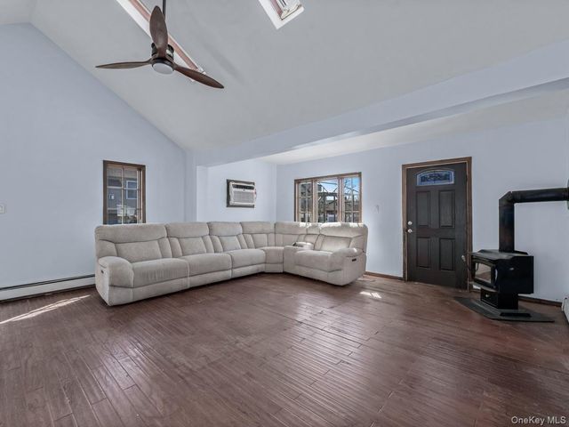 2 Hyannis Court, East Rockaway, NY 11518