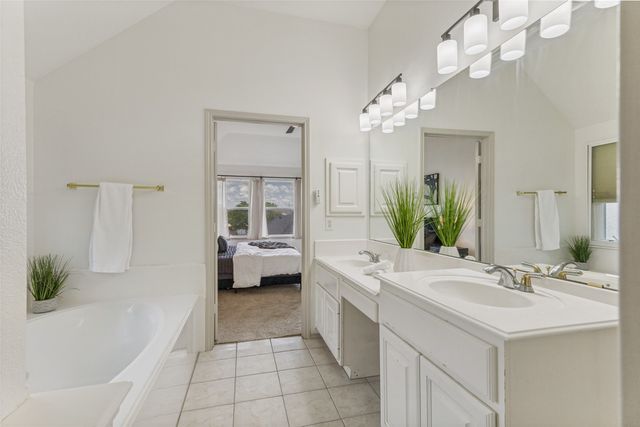 6409 Windwood Court, Fort Worth, TX 76132