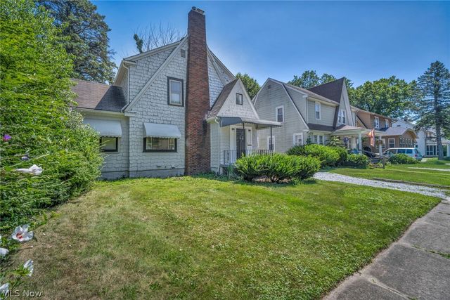 881 Valdes Avenue, Akron, OH 44320