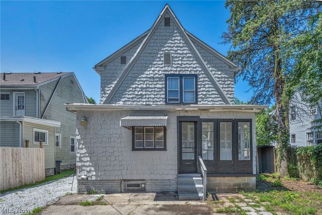 881 Valdes Avenue, Akron, OH 44320