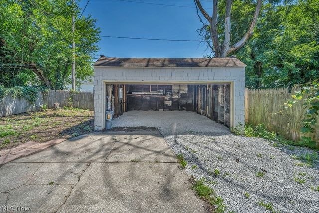 881 Valdes Avenue, Akron, OH 44320