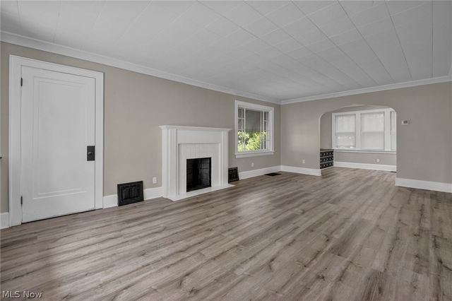 881 Valdes Avenue, Akron, OH 44320