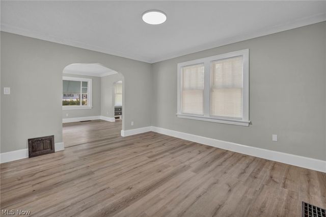881 Valdes Avenue, Akron, OH 44320