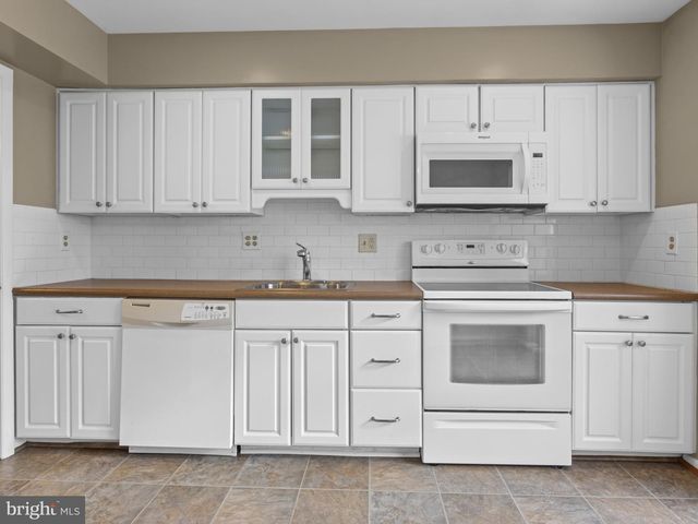 8218 LONDONDERRY CT, Laurel, MD 20707