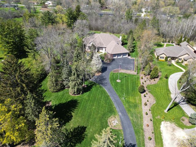 1512 W County Line ROAD, Mequon, WI 53092