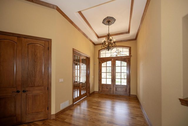 1512 W County Line ROAD, Mequon, WI 53092