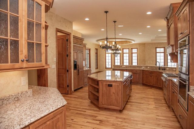 1512 W County Line ROAD, Mequon, WI 53092