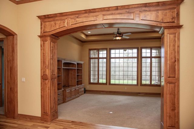 1512 W County Line ROAD, Mequon, WI 53092