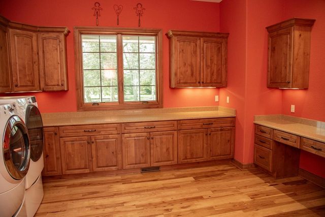 1512 W County Line ROAD, Mequon, WI 53092
