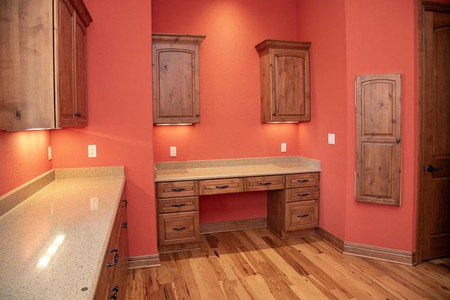 1512 W County Line ROAD, Mequon, WI 53092