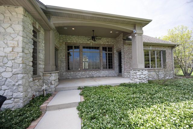 1512 W County Line ROAD, Mequon, WI 53092