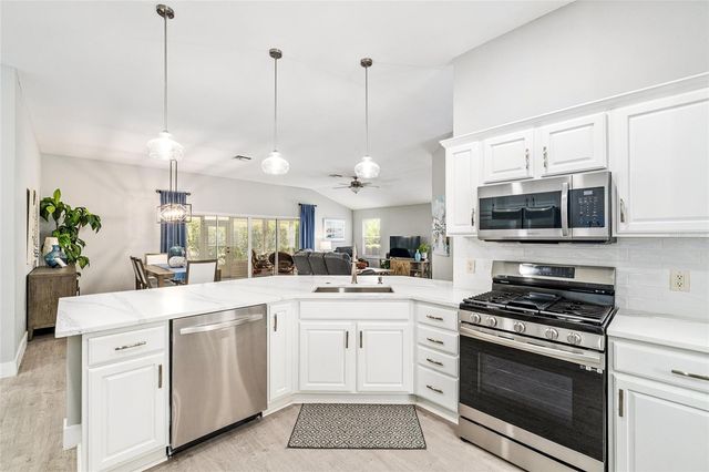 17843 SE 87TH BOURNE AVENUE, The Villages, FL 32162