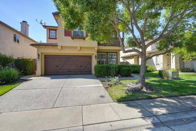 1381 Haddington Dr, Folsom, CA 95630