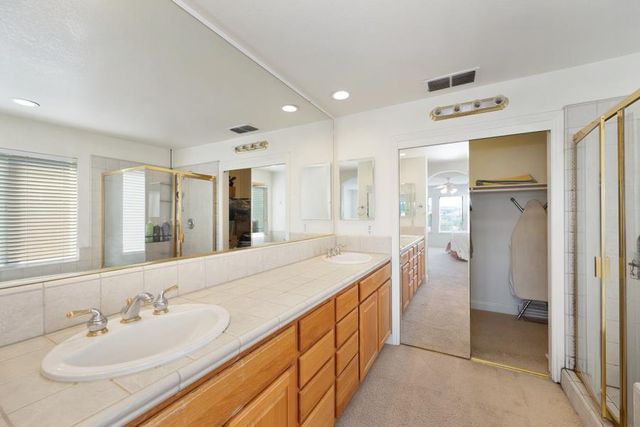 1381 Haddington Dr, Folsom, CA 95630