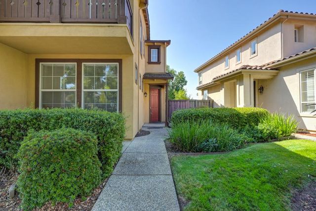 1381 Haddington Dr, Folsom, CA 95630