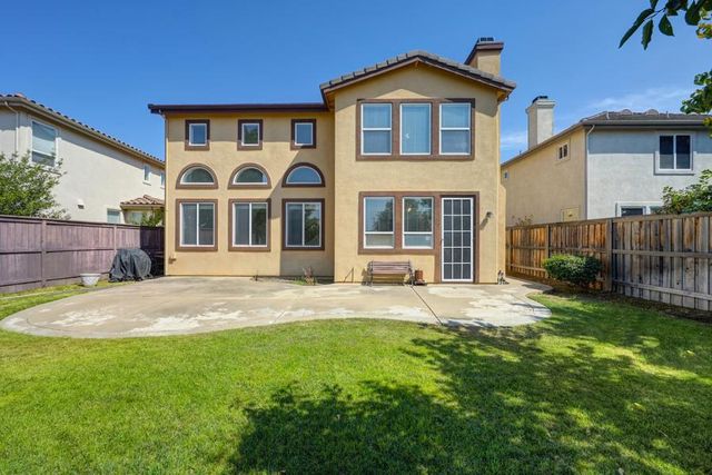 1381 Haddington Dr, Folsom, CA 95630