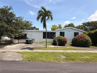 8371 SW 27th Ter, Miami, FL 33155