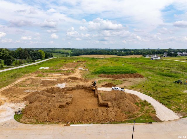 35 FRANK Court, Le Claire, IA 52753