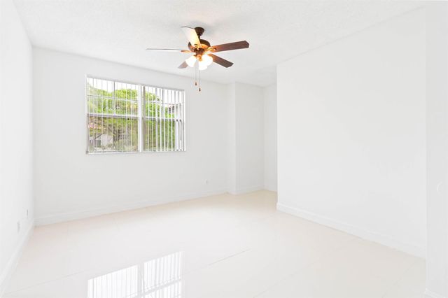 20889 Saint Andrews Boulevard, Boca Raton, FL 33433