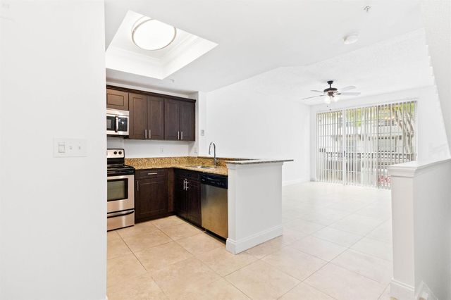 20889 Saint Andrews Boulevard, Boca Raton, FL 33433