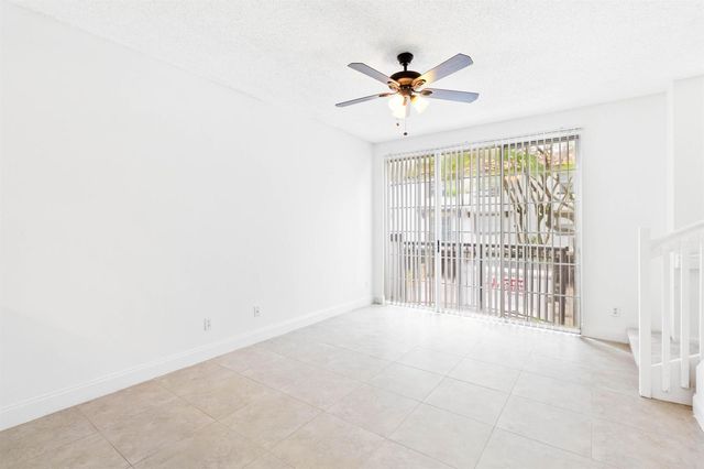 20889 Saint Andrews Boulevard, Boca Raton, FL 33433