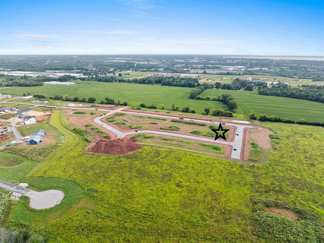 XAVIER DRIVE, Neenah, WI 54956