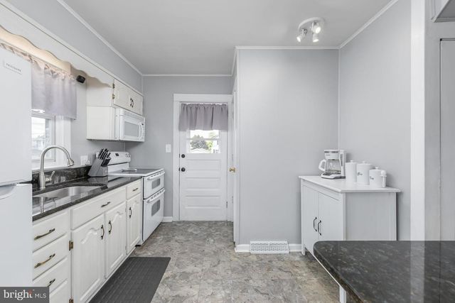512 BEACON AVE, Paulsboro, NJ 08066