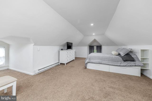 512 BEACON AVE, Paulsboro, NJ 08066