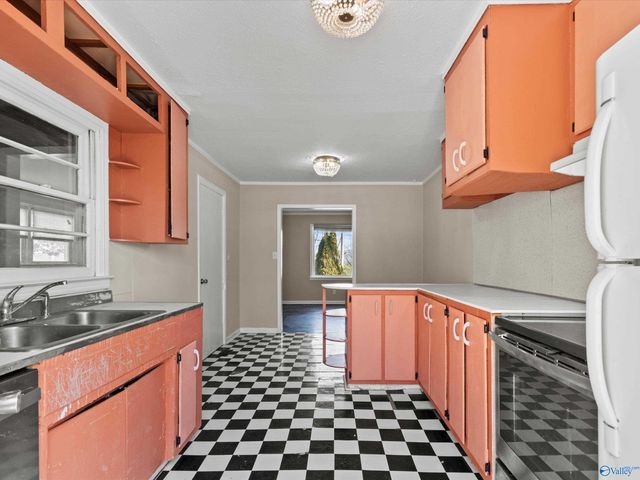 2502 Hill Street NW, Huntsville, AL 35810