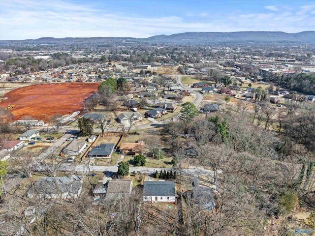 2502 Hill Street NW, Huntsville, AL 35810