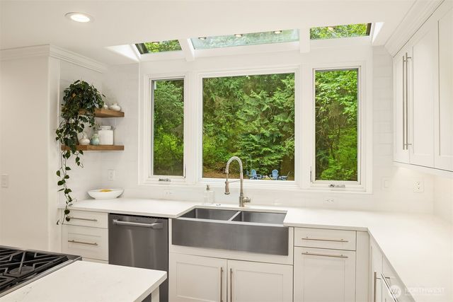 14214 216th Avenue NE, Woodinville, WA 98077