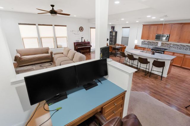 4033 Morrison Way, Roseville, CA 95747