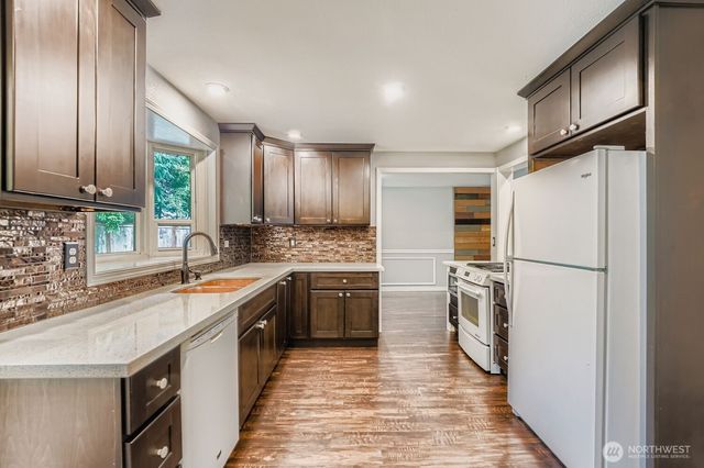 9608 166th Street E, Puyallup, WA 98375