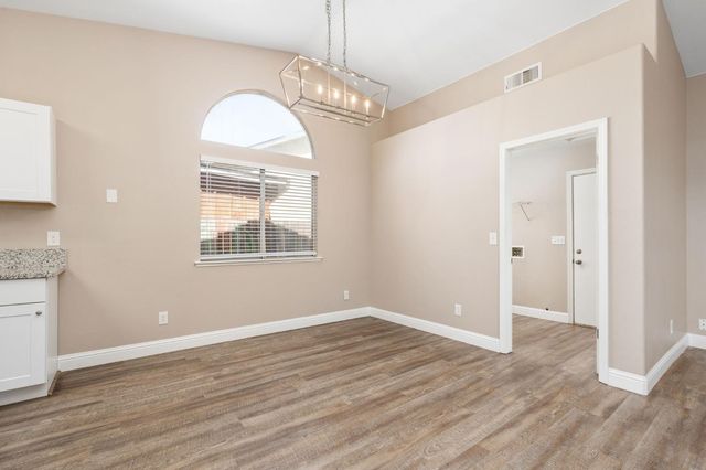 4033 W Providence Avenue, Fresno, CA 93722