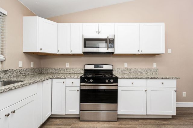 4033 W Providence Avenue, Fresno, CA 93722
