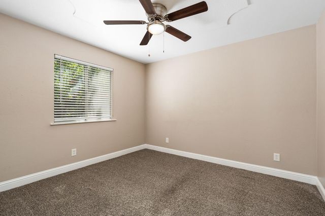 4033 W Providence Avenue, Fresno, CA 93722