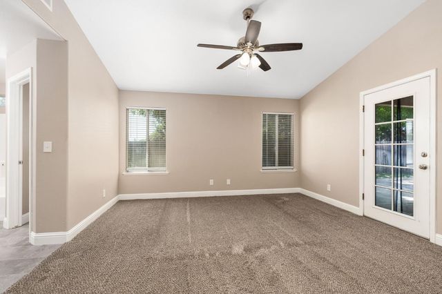 4033 W Providence Avenue, Fresno, CA 93722