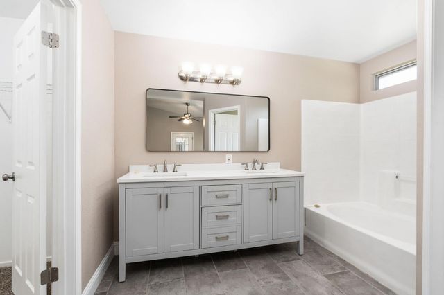 4033 W Providence Avenue, Fresno, CA 93722