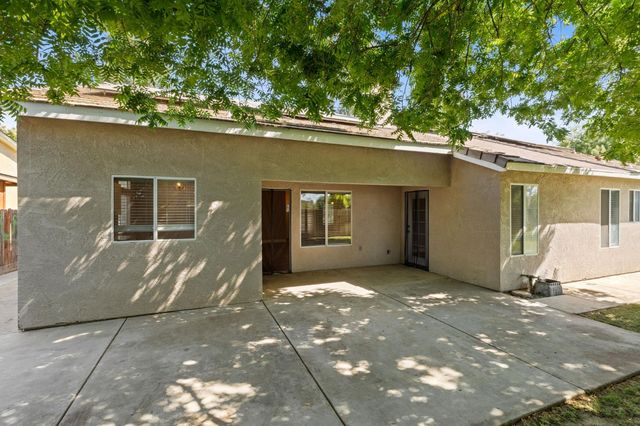 4033 W Providence Avenue, Fresno, CA 93722