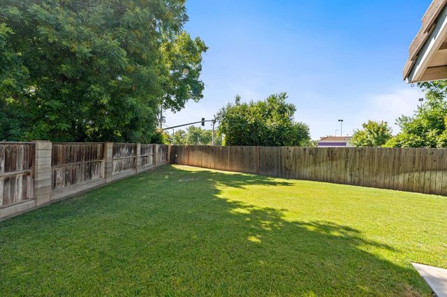 4033 W Providence Avenue, Fresno, CA 93722