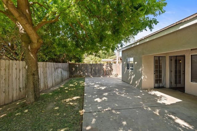 4033 W Providence Avenue, Fresno, CA 93722